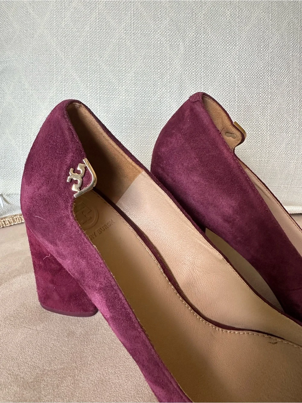 Tory Burch Elizabeth Round-Toe 85MM Pump Port Plum Heel size 8.5